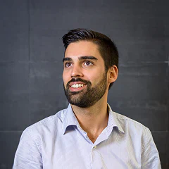 Carlos M&atilde;o de Ferro